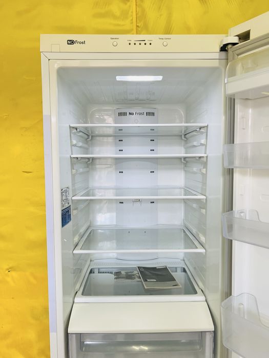 Двухкамерный холодильник Samsung Inverter, NoFrost