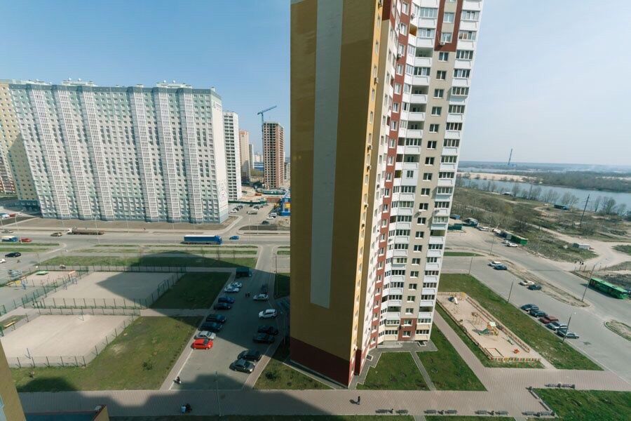 Подобово.  Квартира.Вигляд на озеро.Новобуд.ЖК Молодіжний.Позняки,Осокорки