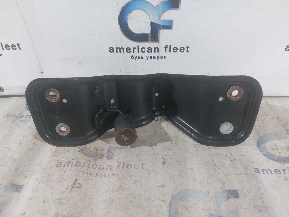 Ford Escape 13- Кронштейн подвесного / Форд Эскейп