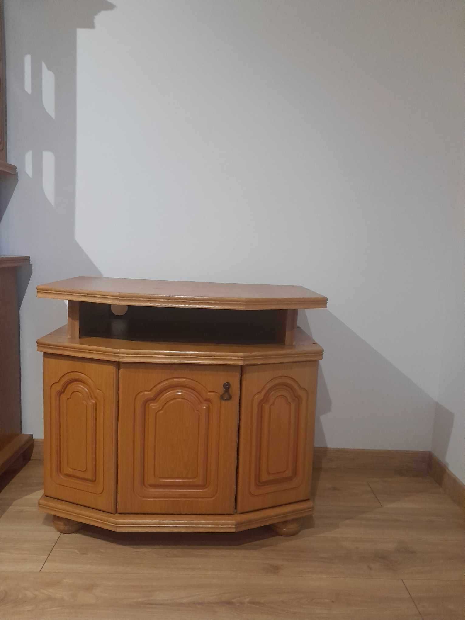 Witryna dębowa 20 letnia plus szafka RTV plus ława
