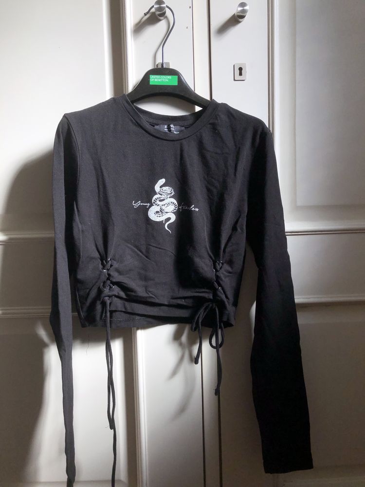 Camisola preta de manga comprida