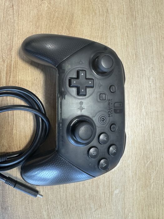 Pad Nintendo Switch Pro Controller - pierwsza generacja