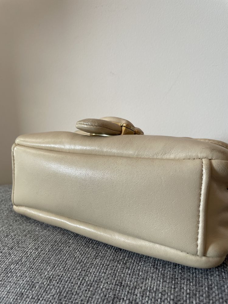Skórzana torebka beżowa Coach Pillow Tabby Ivory 18 C