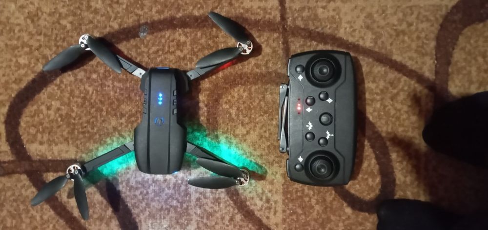 Квадракоптер з захистом на пропеллери