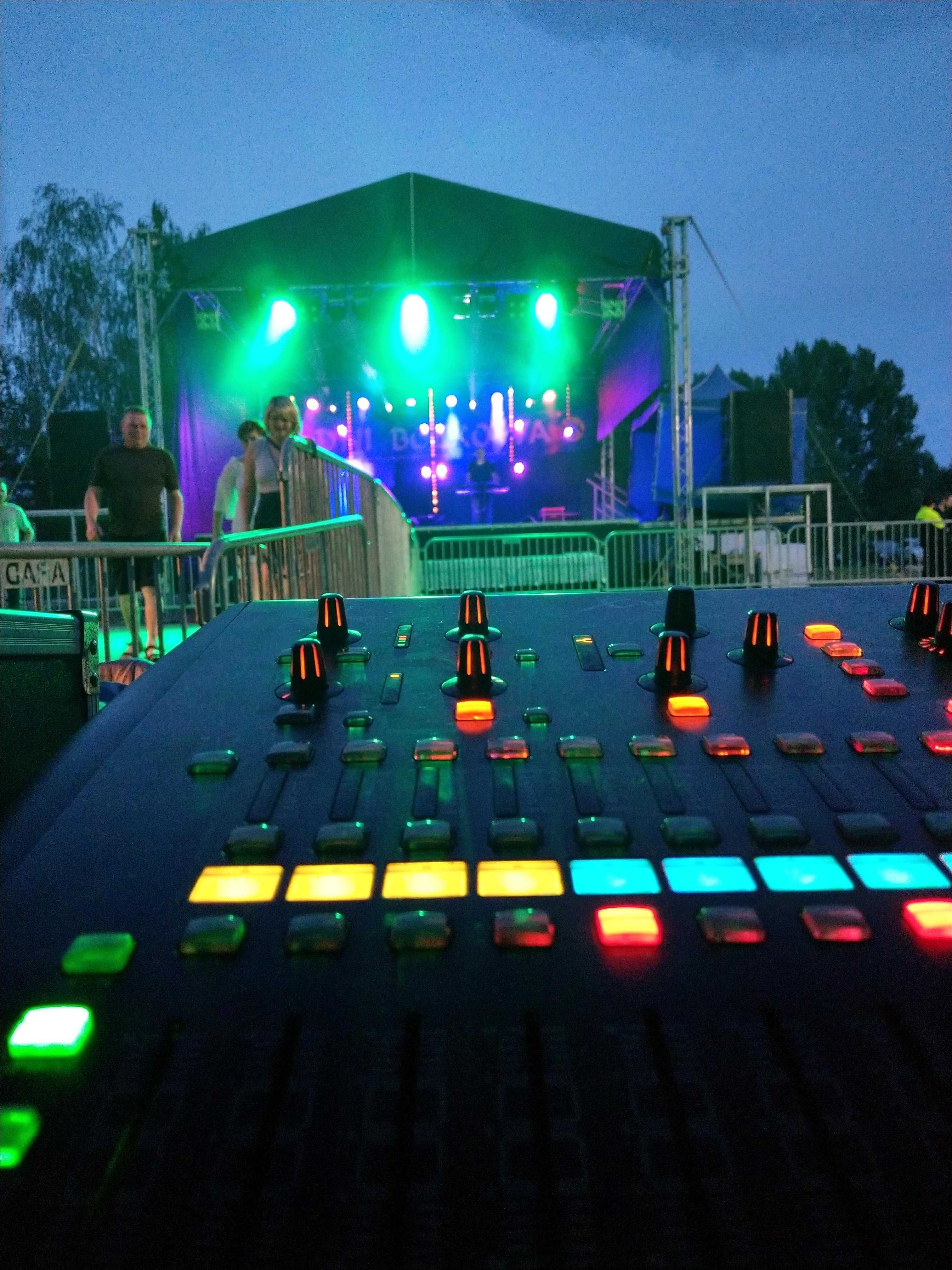 Scena kompletna 8m szerokość  x 8m długość x 7m wysokość
