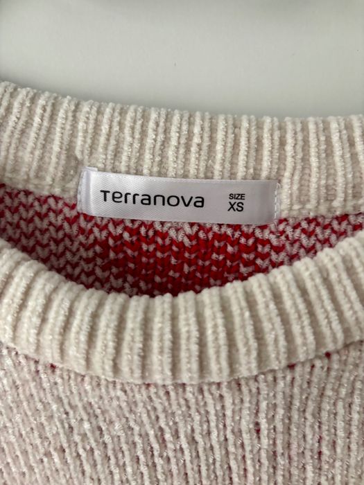 Terranova sweter w serduszka r. XS