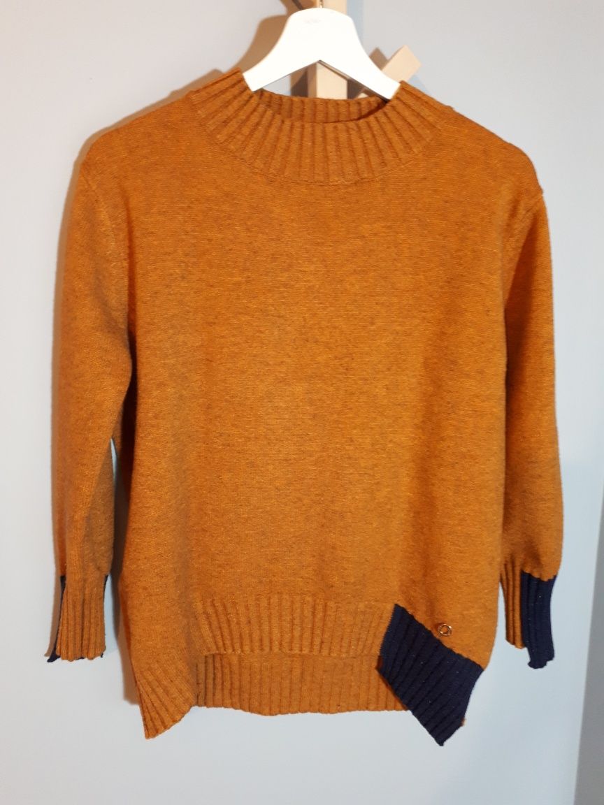 Asymetryczny pomarańczowo-granatowy sweter roz. L