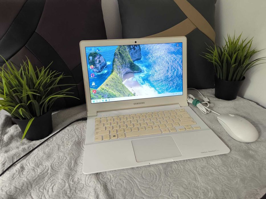 Ultrabook Samsung 13.3" SSD Win 11 Office WiFi BT µHDMI Lekki 1,44 KG