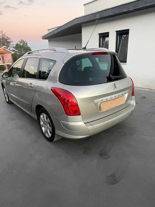 Carrinha Peugeot  308 SW.