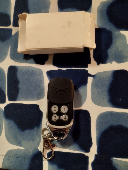 Vendo comando portões automáticos com frequência 433 (novo)