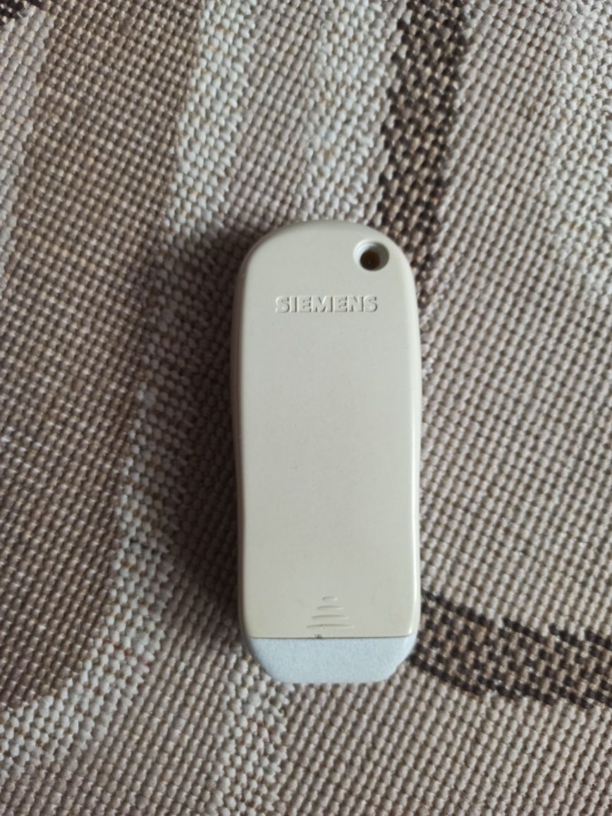 Мобильный телефон Simens A50.