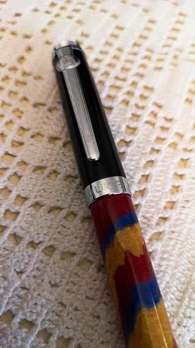 Caneta tinta permanente marca Duke