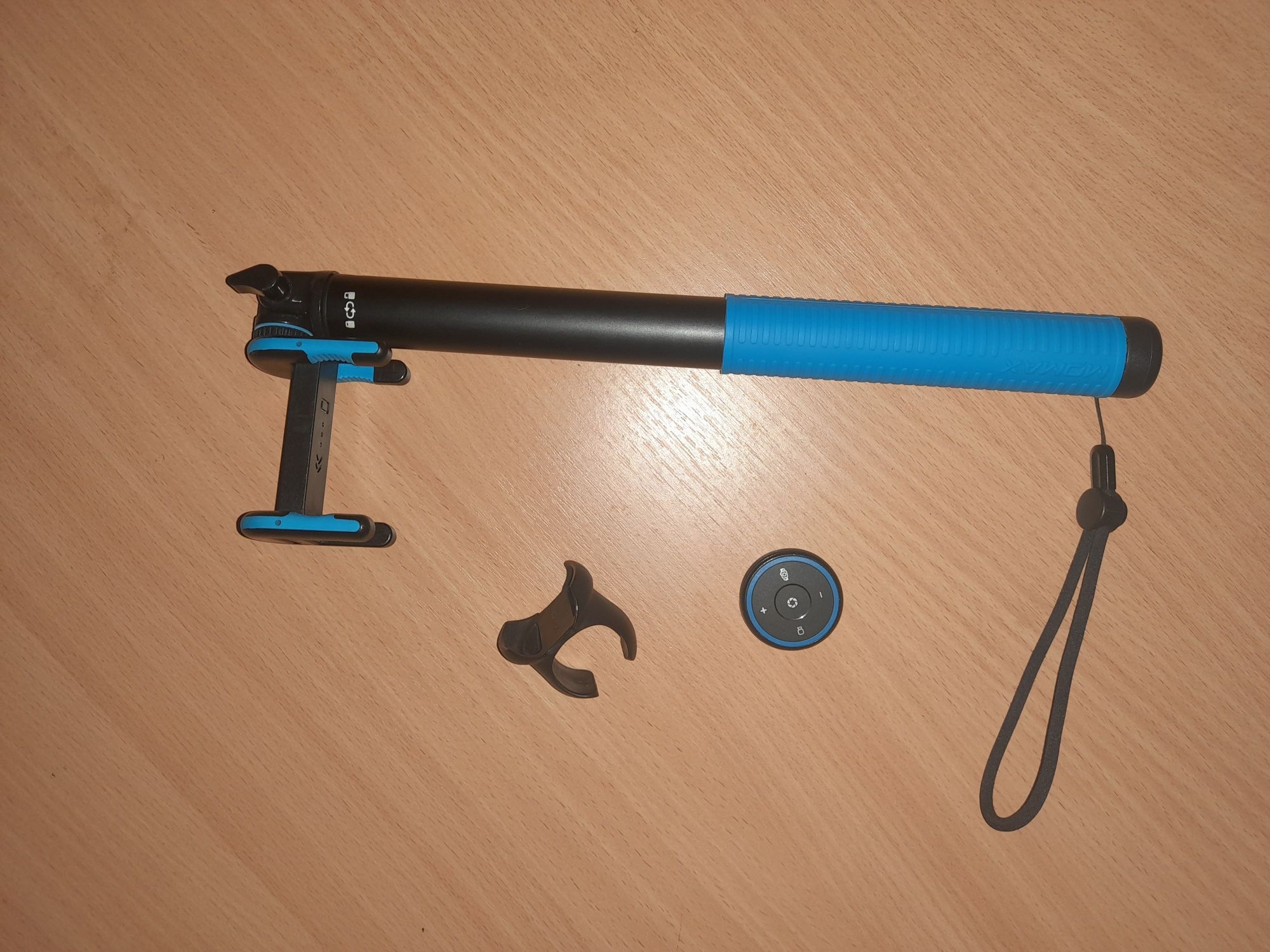 Монопод Momax Selfie Hero Bluetooth Selfie Pod 150cm (Blue/Black) KMS8