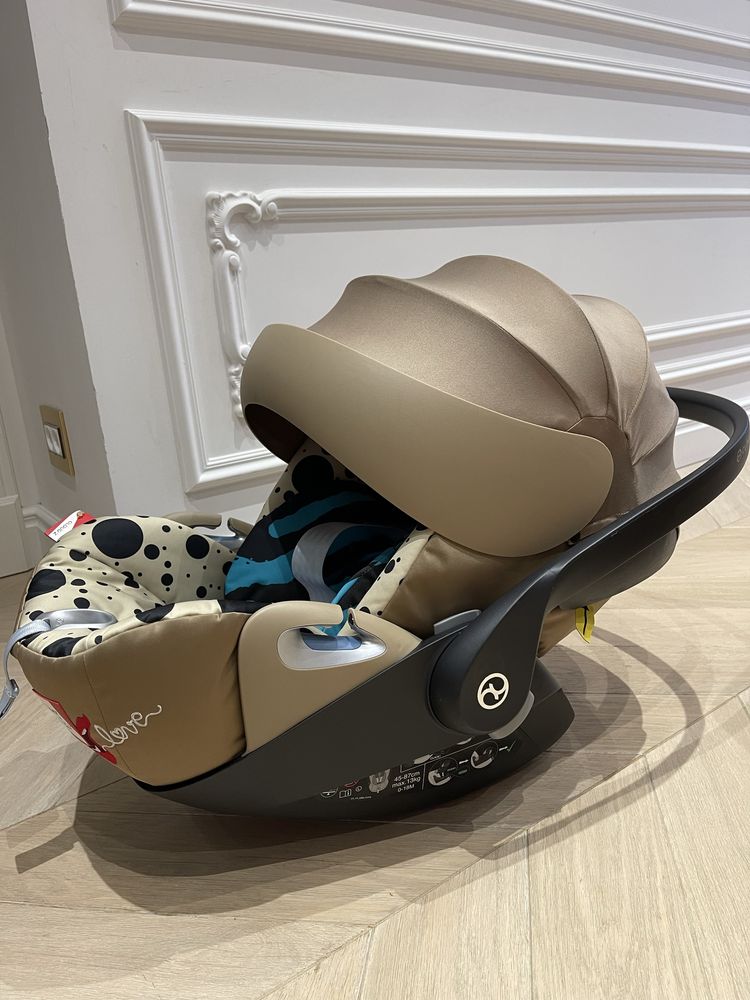 Cybex автокрісло Cloud T i-Size (нове) By Karolina Kurkova One Love