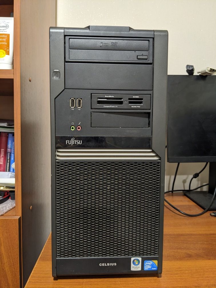 Fujitsu ПК Q8300