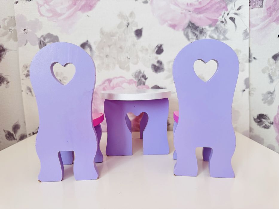 Drewniane meble do domku dla lalki, krzesło stolik