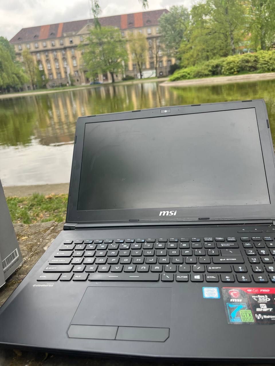 Laptop MSI GL42 Core i5