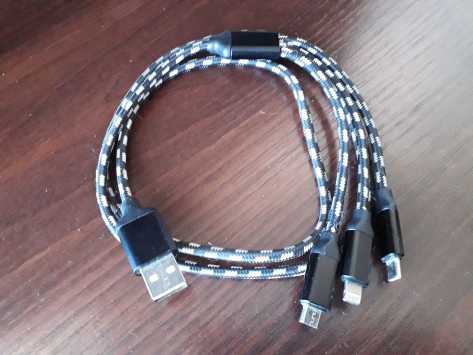 Зовнішній аккумулятор Power bank 12000 mAh + універсальний USB кабель.