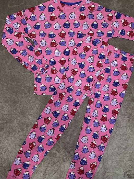 Яскрава трикотажна піжама на дівчинку