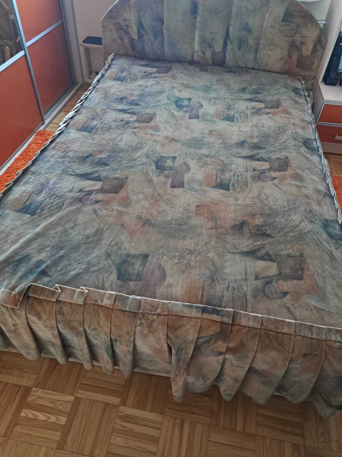Sprzedam łóżko kontynentalne.