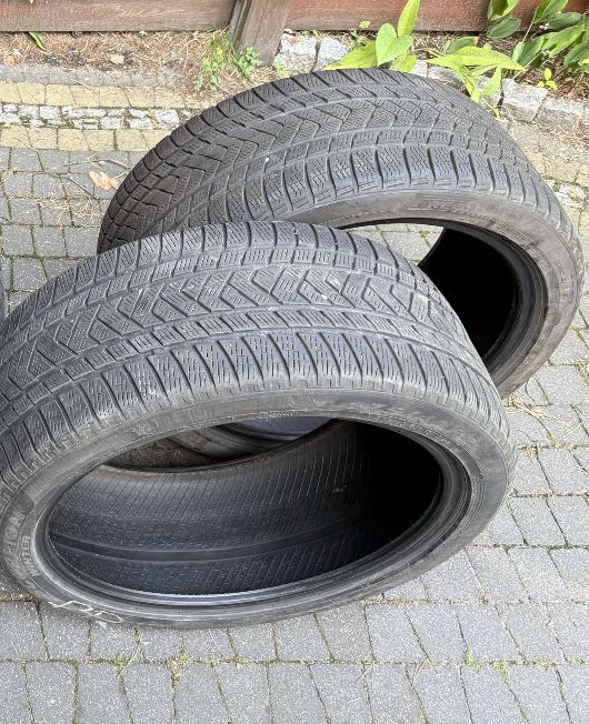 2 opony zimowe Pirelli Scorpion Winter 275/40R21 Bardzo dobry stan
