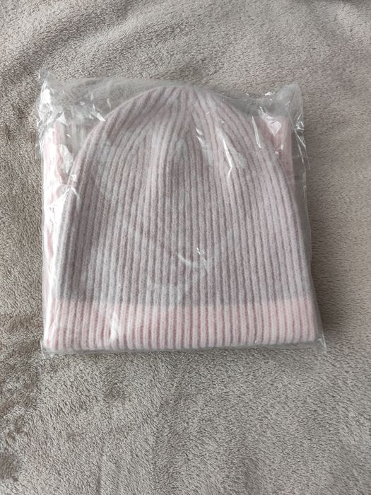 Зимова шапка, жіноча