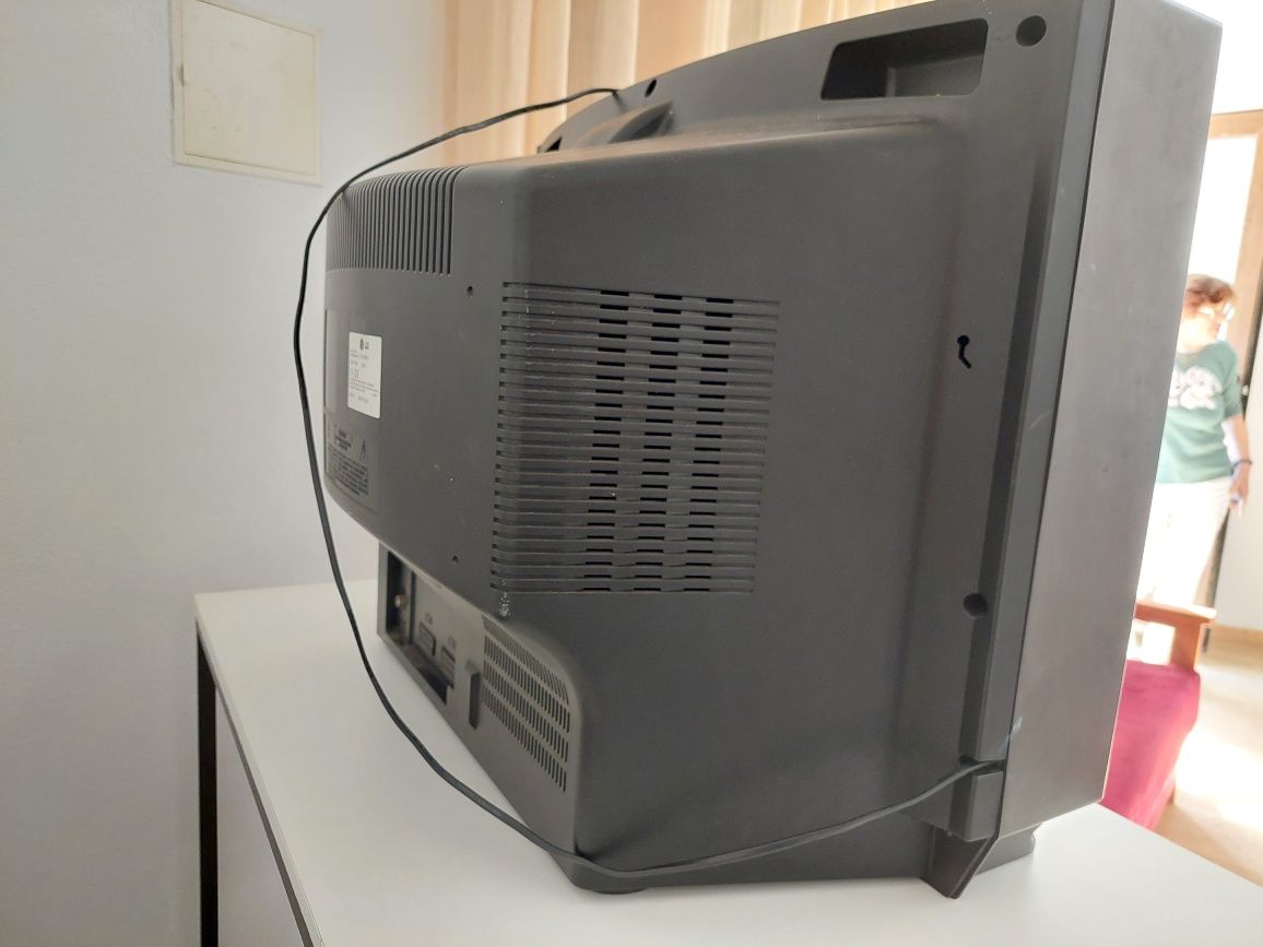 TV LG CB-29H30 antiga
