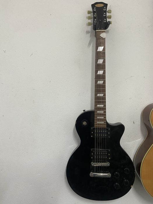 Caixa amplificada, pedaleira zoom G1X four com loop e pedal wa wa.