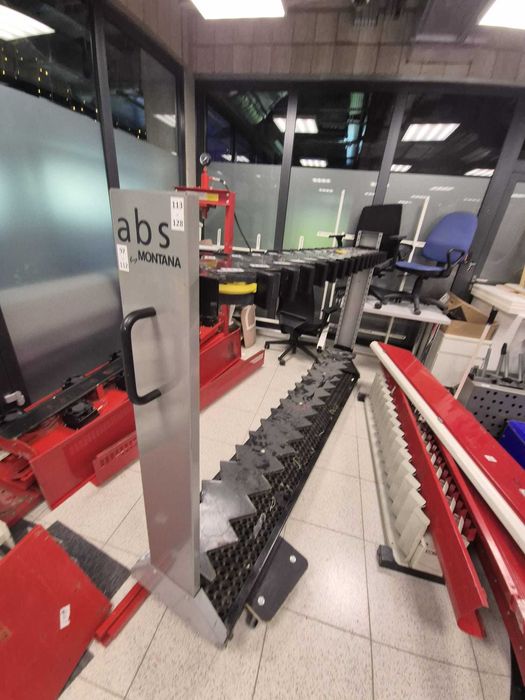 Montana – Stojak narciarski ABS z żółtymi klipsami, pakiet 980