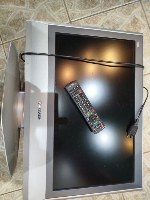 Sprzedam telewizor z pilotem