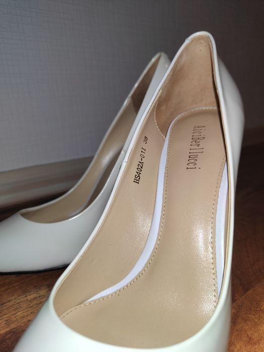 Туфли женские кожаные Aici berlucci