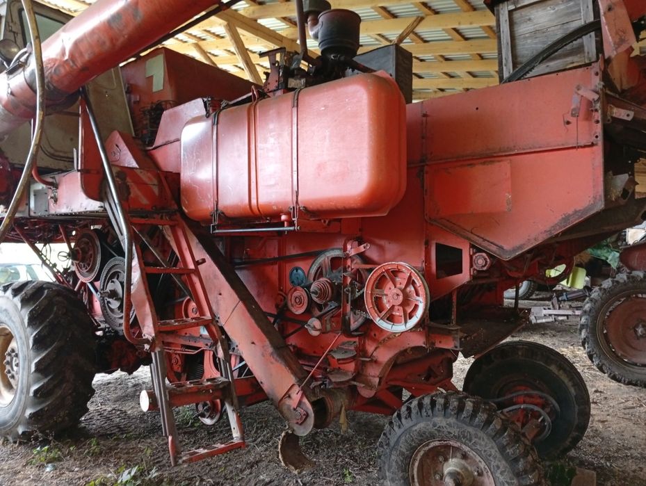 Продається комбайн по запчастинах