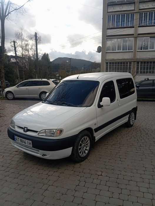 Пежо партнер пасажир