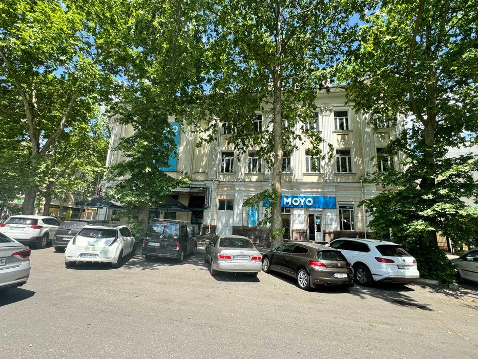 Центр приміщення 1389 кв.м. ТОП місце ціна 550 тис. у.о.