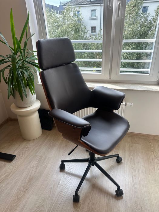 Fotel biurowy / Imitacja skóry / Stylowy