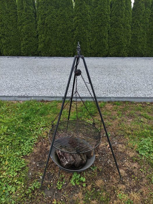 GRILL ogrodowy trójnóg ruszt, palenisko