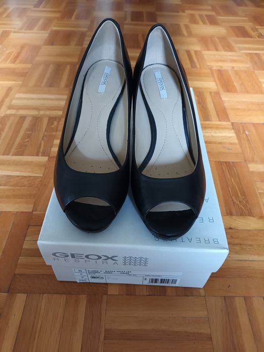 Sapatos de senhora Geox em preto