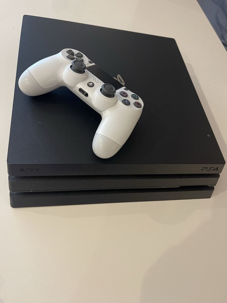 Ps4 Pro 1TB vendo por falta de uso