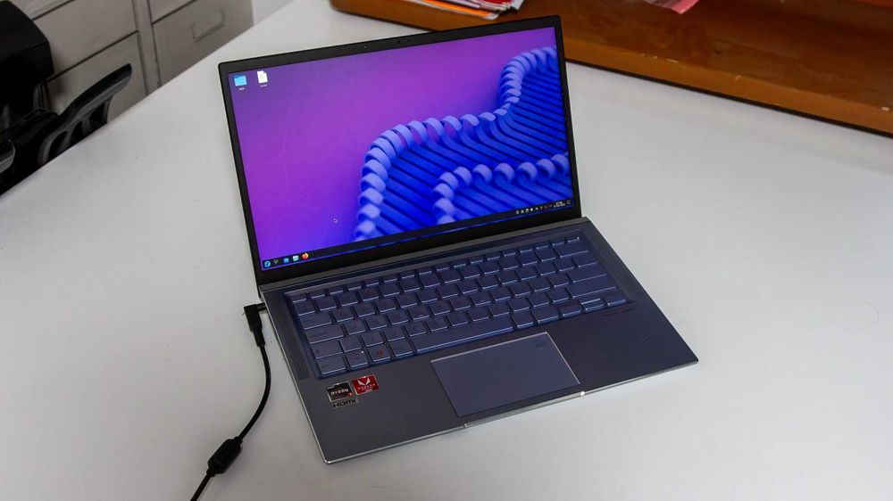 Asus Zenbook 14 | Ryzen 7 3700U | 16GB Ram | 512GB SSD