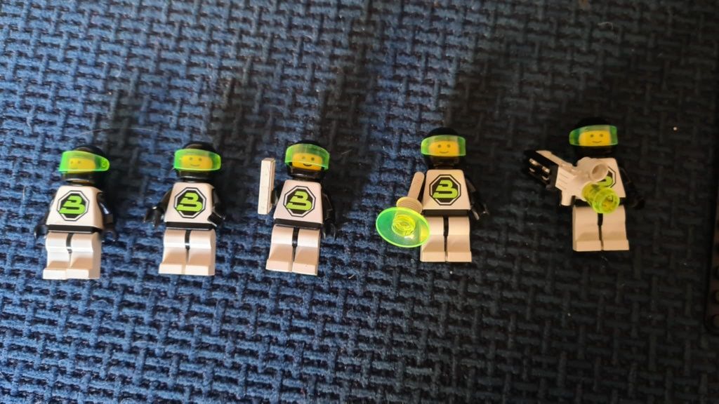 Lego Blacktron Alpha Centauri Outpost 6988