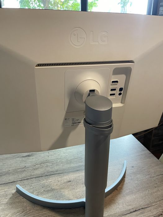 Monitor LG 27” 4K Ultra HD - IPS FreeSync