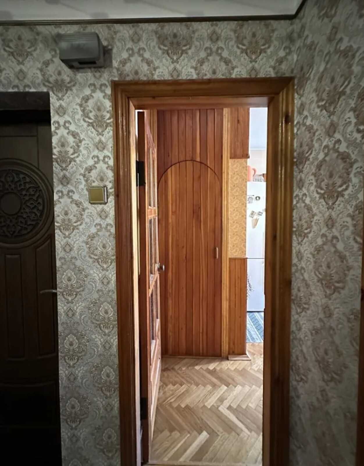 Продається добра 3-х кімнатна квартира зі всім. Р-н мед. університету