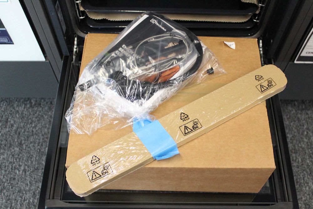 Piekarnik parowy Electrolux KOCBP39WX Ekspozycja/wyprzedaż/nieużywany