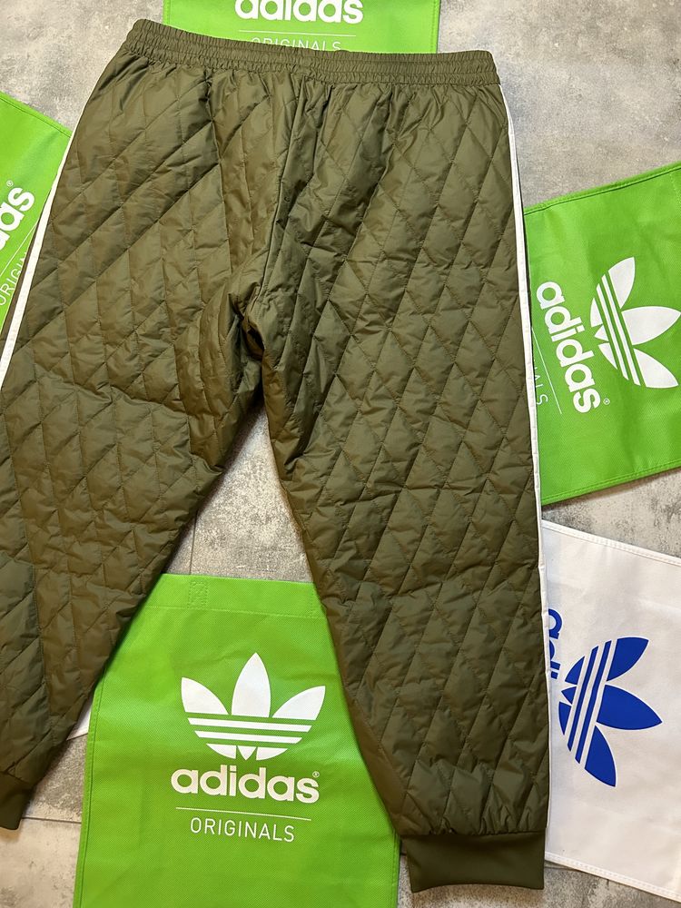 Spodnie Adidas Originals, pikowane, roz XL, khaki, idealne !!!