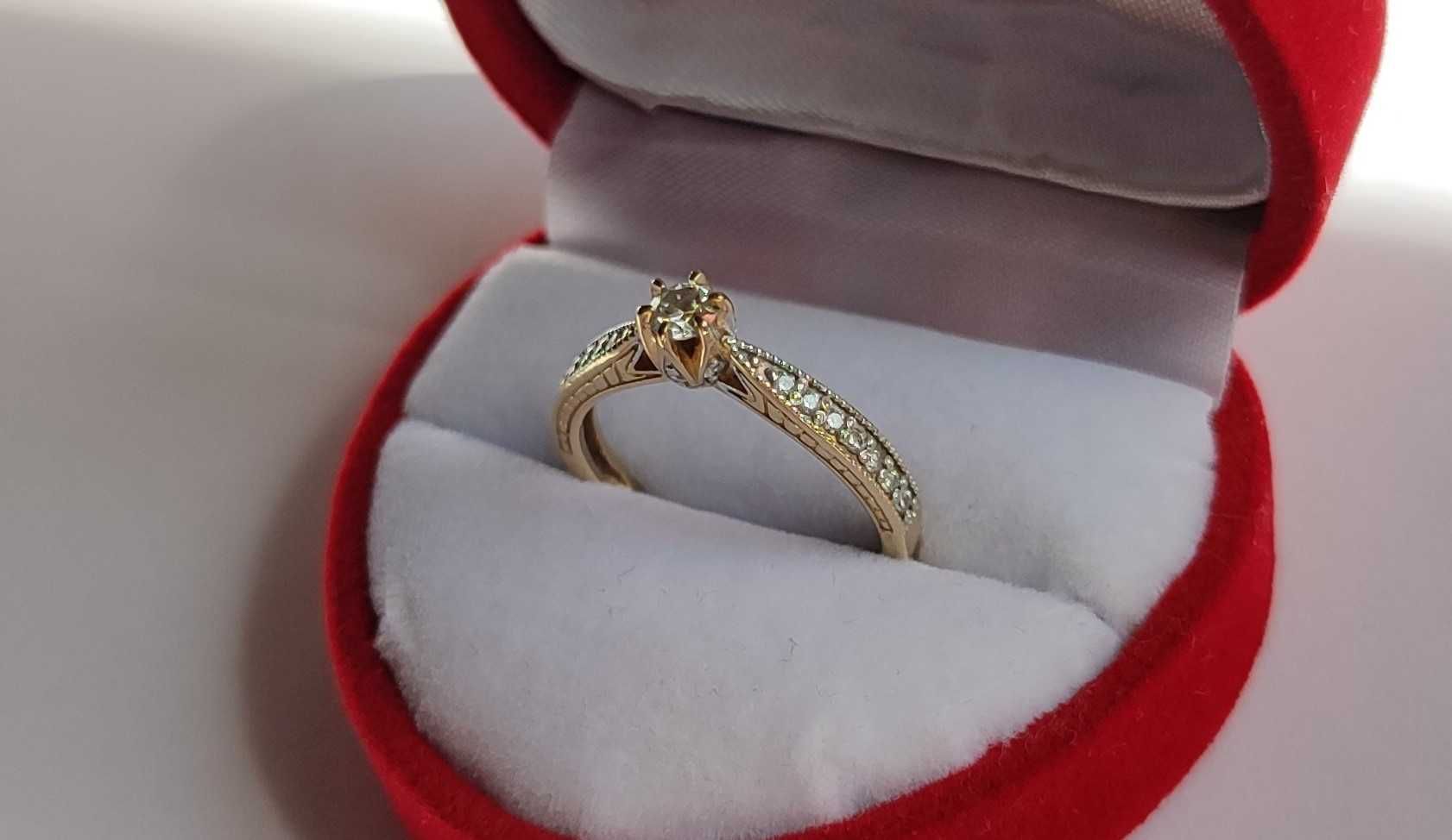 Złoty pierścionek z diamentami pr. 585 0,3 ct