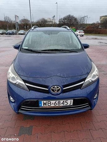 Toyota Verso 2.0 diesel polski salon auto 7 osobowe bezawaryjne auto