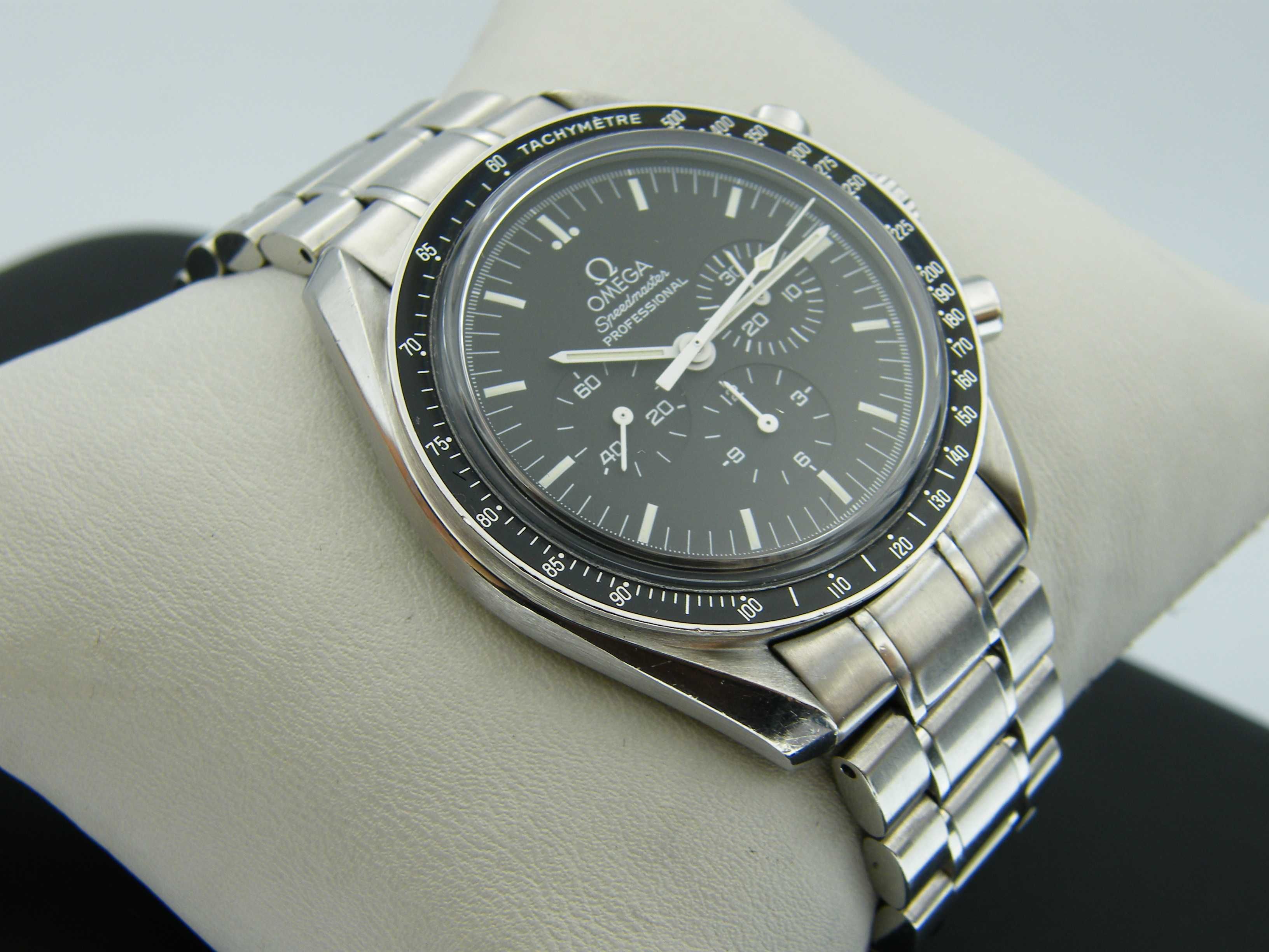 Omega Speedmaster Professional Moonwatch Szafir 145.0811