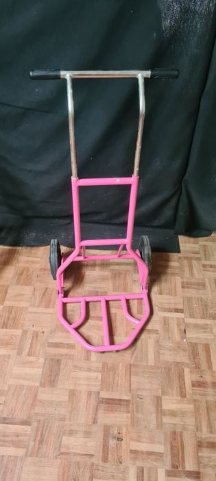 2 Carrinhos de transporte