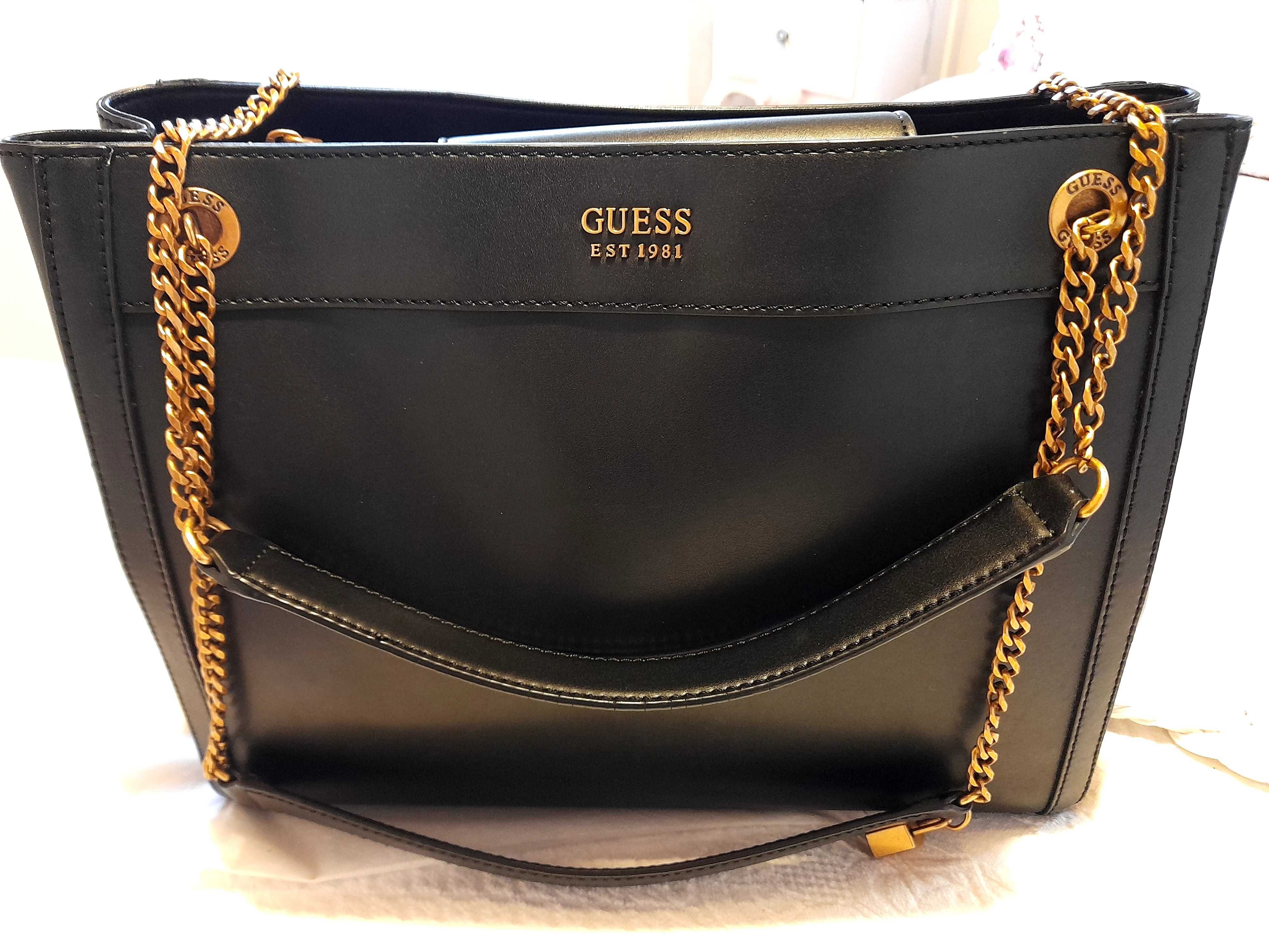 Mala marca Guess