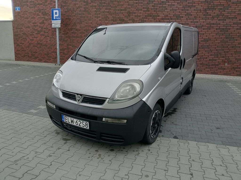 Opel Vivaro 1.9Dci 2razy drzwi przesuwne 2006r klima